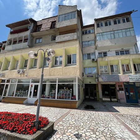 Apartament Centru Ramnicu Valcea Exterior photo